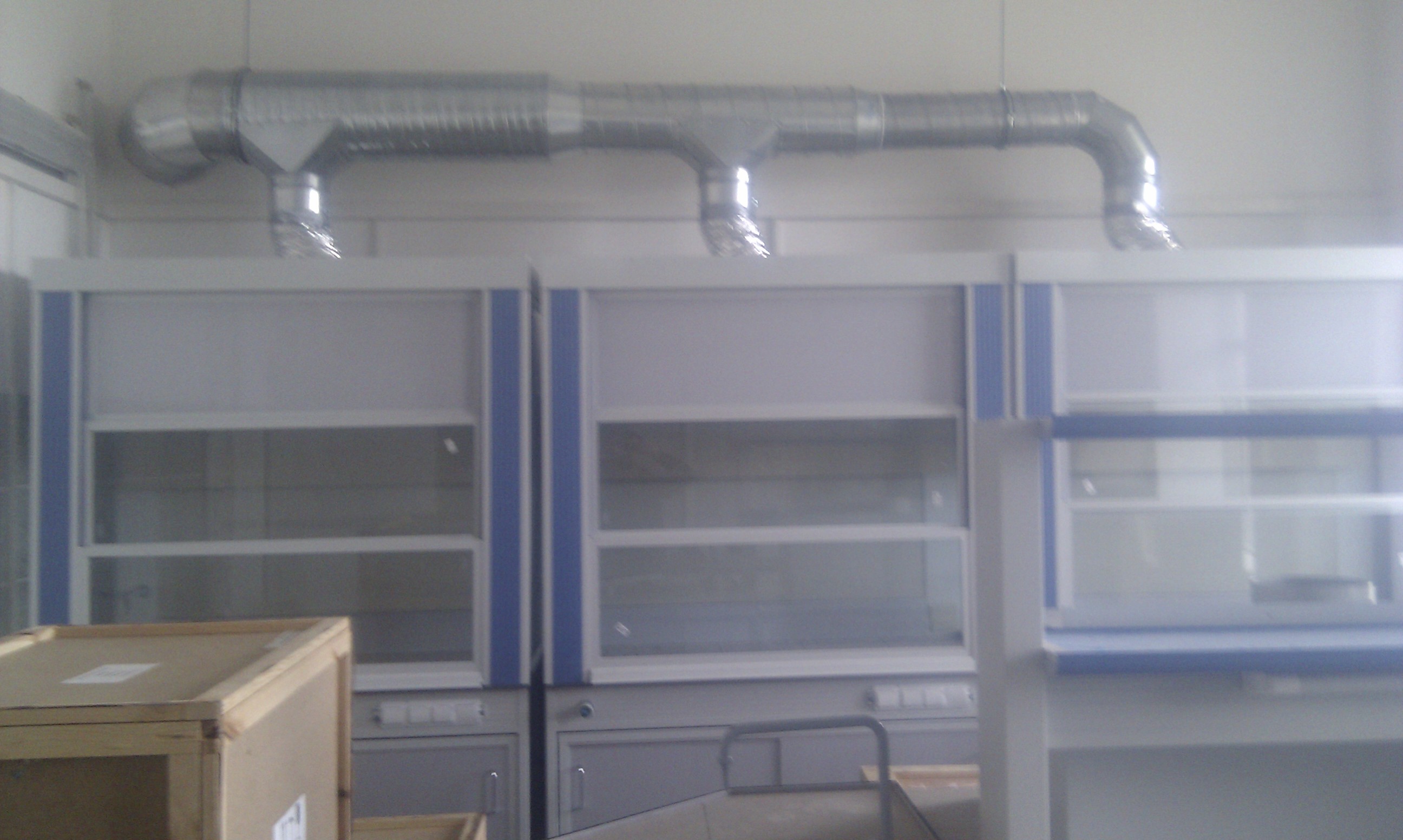 Вытяжной шкаф для лаборатории с вытяжкой 1800х800